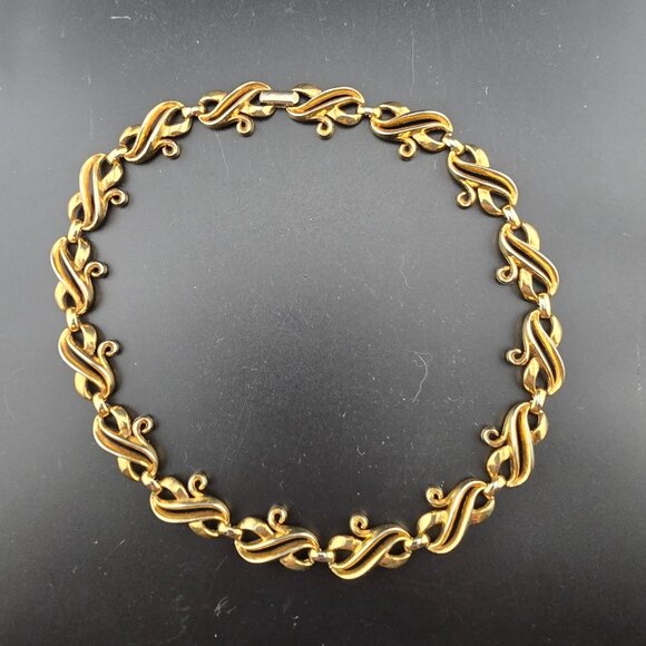 Vintage Trifari Gold-Tone Collar Choker Necklace With Swirl Links PAT PEND - Picture 7 of 7